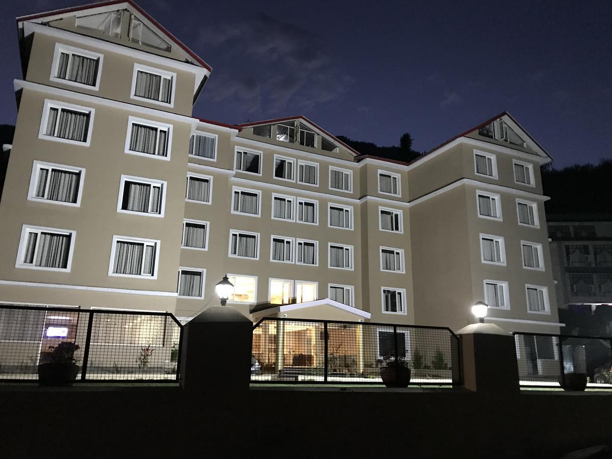 Hotel Maple Retreat Manāli Kültér fotó